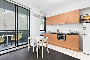 LIZZI, Melbourne Studio Apartment