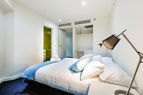 MADDISON, 3BDR Port Melbourne Apartment