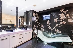 MADDISON, 3BDR Port Melbourne Apartment