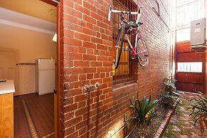 MADELINE, 1BDR Fitzroy Apartment