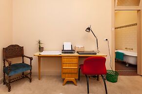 MADELINE, 1BDR Fitzroy Apartment