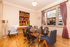 MADELINE, 1BDR Fitzroy Apartment