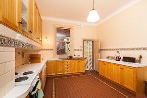 MADELINE, 1BDR Fitzroy Apartment