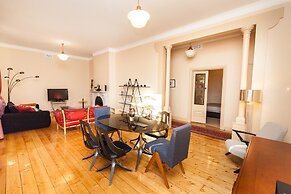 MADELINE, 1BDR Fitzroy Apartment