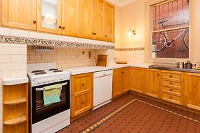 MADELINE, 1BDR Fitzroy Apartment