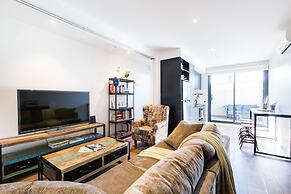 MAXINE, 1BDR Collingwood Apartment