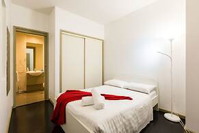 MEGAN, 2BDR Melbourne Apartment