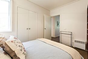 NAOMI, 2BDR South Melbourne Apartment