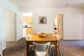 NAOMI, 2BDR South Melbourne Apartment