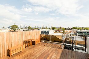 RENEE, 4BDR North Melbourne House