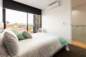 RENEE, 4BDR North Melbourne House