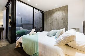 RENEE, 4BDR North Melbourne House