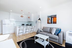 ROLAND, 1BDR Melbourne Apartment