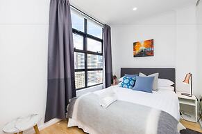 ROLAND, 1BDR Melbourne Apartment