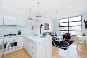 ROLAND, 1BDR Melbourne Apartment