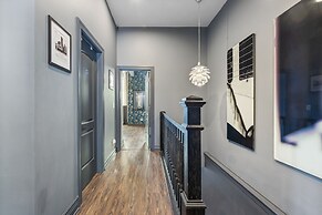 Mccormick Place Guest House