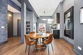 Mccormick Place Guest House