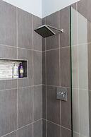 Mccormick Place Guest House