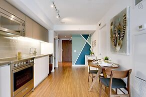 Comfy Lakeside Home by Skydome