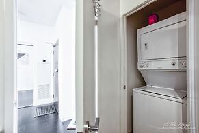 New Modern - DT King W Spacious 3BR