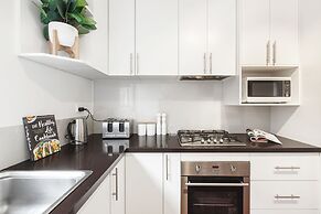 Balcony Retreat Apartment by Ready Set Host