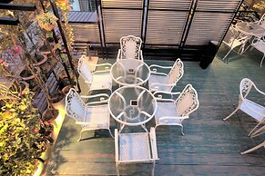 Well Park Residence Boutique Hotel