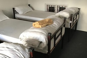 Lakeside Backpackers Hostel