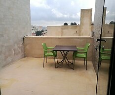 Cozy Dair Ghbar Apartments