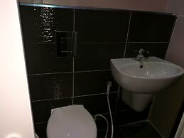 Cozy Dair Ghbar Apartments