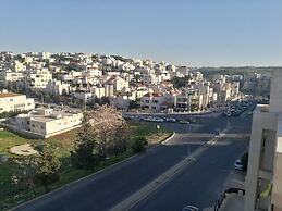 Cozy Dair Ghbar Apartments