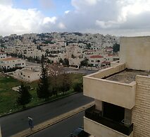 Cozy Dair Ghbar Apartments