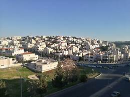 Cozy Dair Ghbar Apartments