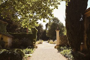 Le Galinier, Lourmarin, a Beaumier Guesthouse