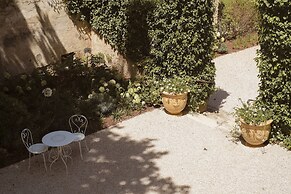 Le Galinier, Lourmarin, a Beaumier Guesthouse