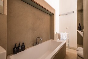 Le Galinier, Lourmarin, a Beaumier Guesthouse