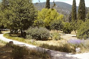 Le Galinier, Lourmarin, a Beaumier Guesthouse