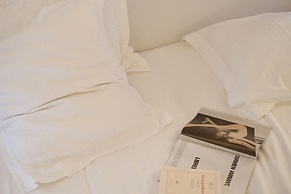 Le Galinier, Lourmarin, a Beaumier Guesthouse