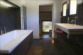 Le Galinier, Lourmarin, a Beaumier Guesthouse