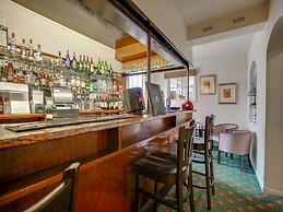 The Murray Arms Hotel