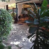 Fana Hotel