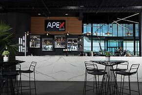 Rydges Pit Lane Hotel