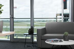 Rydges Pit Lane Hotel