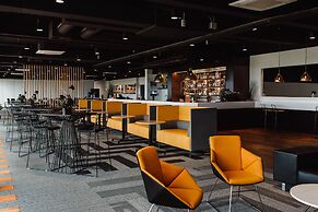 Rydges Pit Lane Hotel