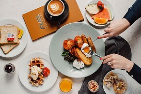 Rydges Pit Lane Hotel