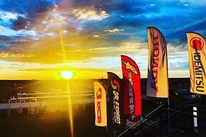 Rydges Pit Lane Hotel