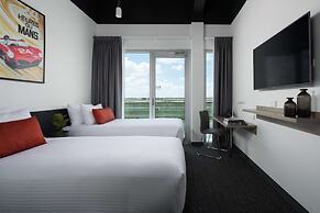 Rydges Pit Lane Hotel