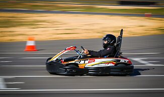 Rydges Pit Lane Hotel