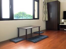 Migratory Birds Hotel