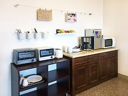 Migratory Birds Hotel