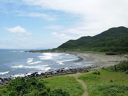 Migratory Birds Hotel